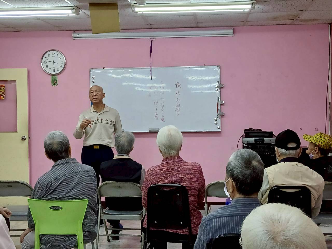 按揉穴位.活化心肺功能(標題圖檔)